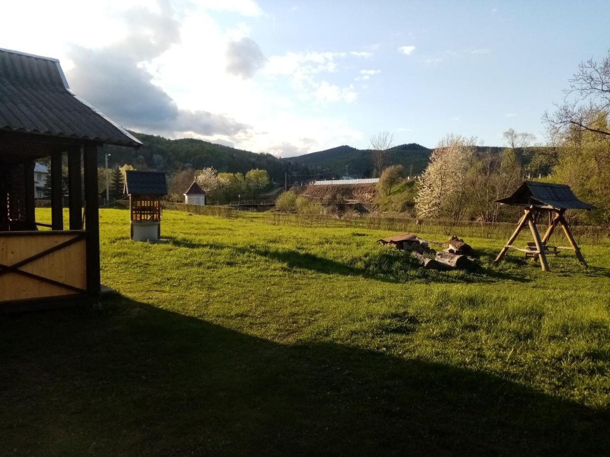Садиба Федорчуків За Рікою 셰쇼리 외부 사진