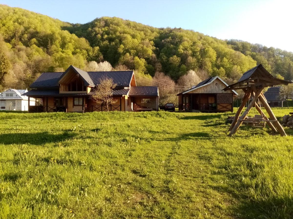 Садиба Федорчуків За Рікою 셰쇼리 외부 사진