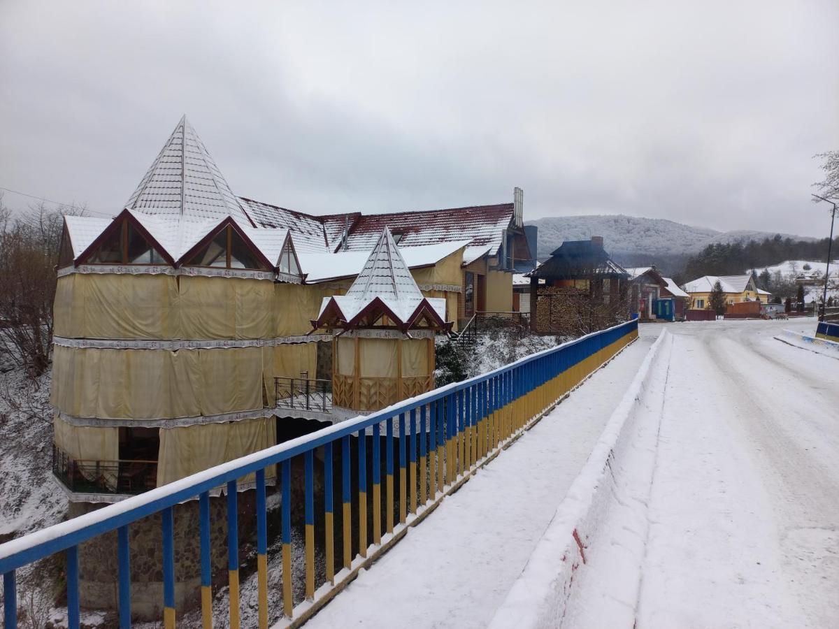 Садиба Федорчуків За Рікою 셰쇼리 외부 사진